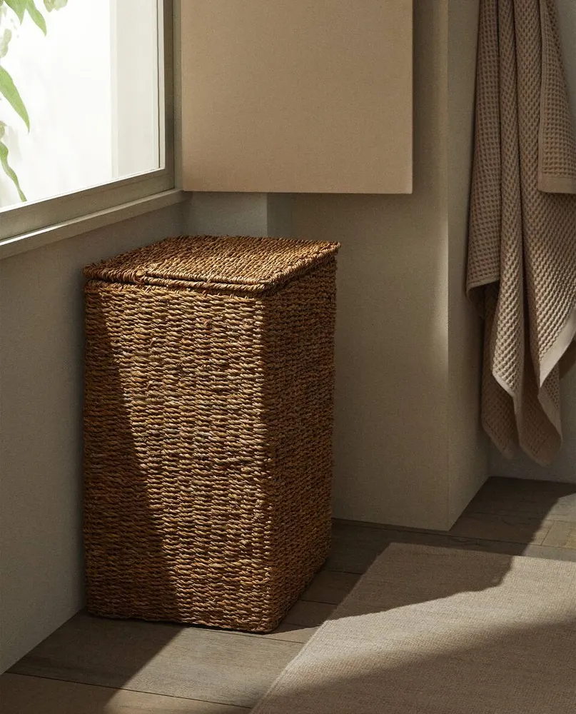 WOVEN LAUNDRY BASKET