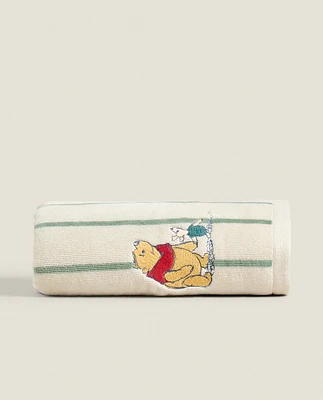 CHILDREN’S WINNIE THE POOH VELOUR TOWEL