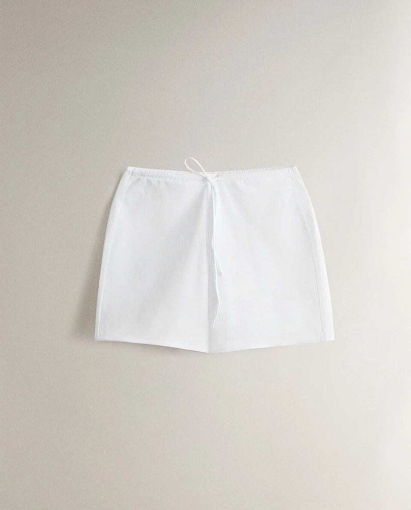 SHORTS WITH PIPING