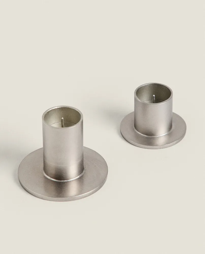 CYLINDRICAL IRON CANDLESTICK