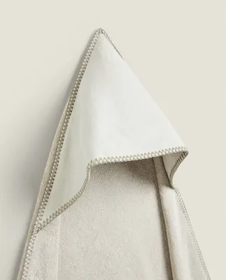 CHILDREN'S HOODED TOWEL WITH TOPSTITCHING