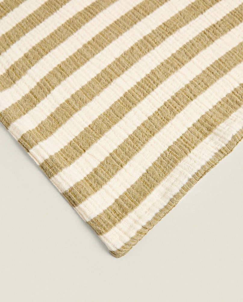 CHILDREN’S STRIPED BEACH TOWEL