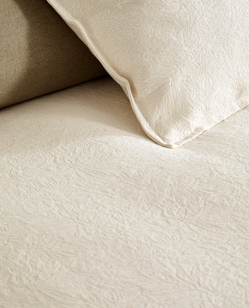 LEAF JACQUARD BEDSPREAD