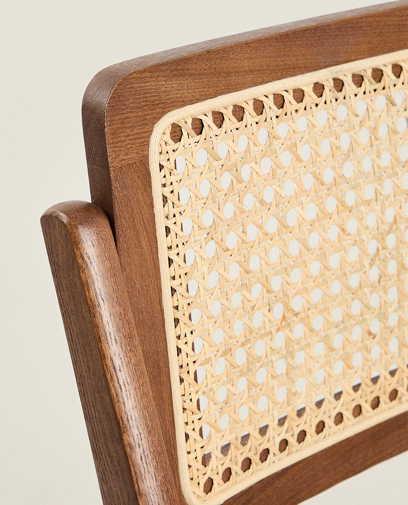 RATTAN AND WOOD FOLDING CHAIR