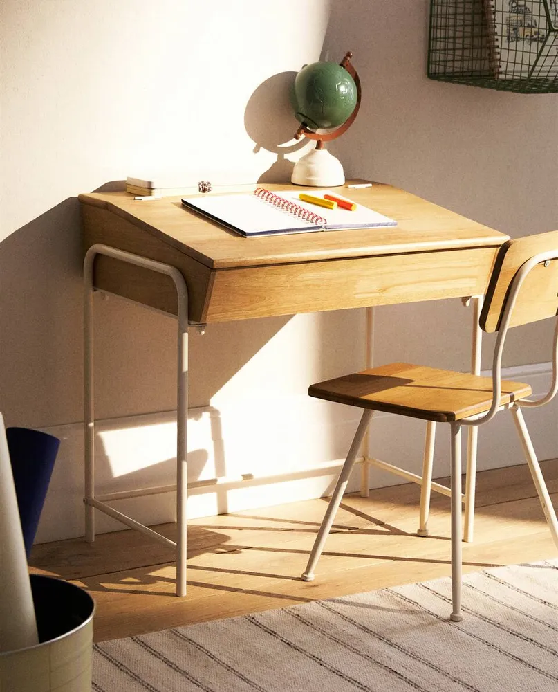 CHILDREN'S DESK WITH STORAGE