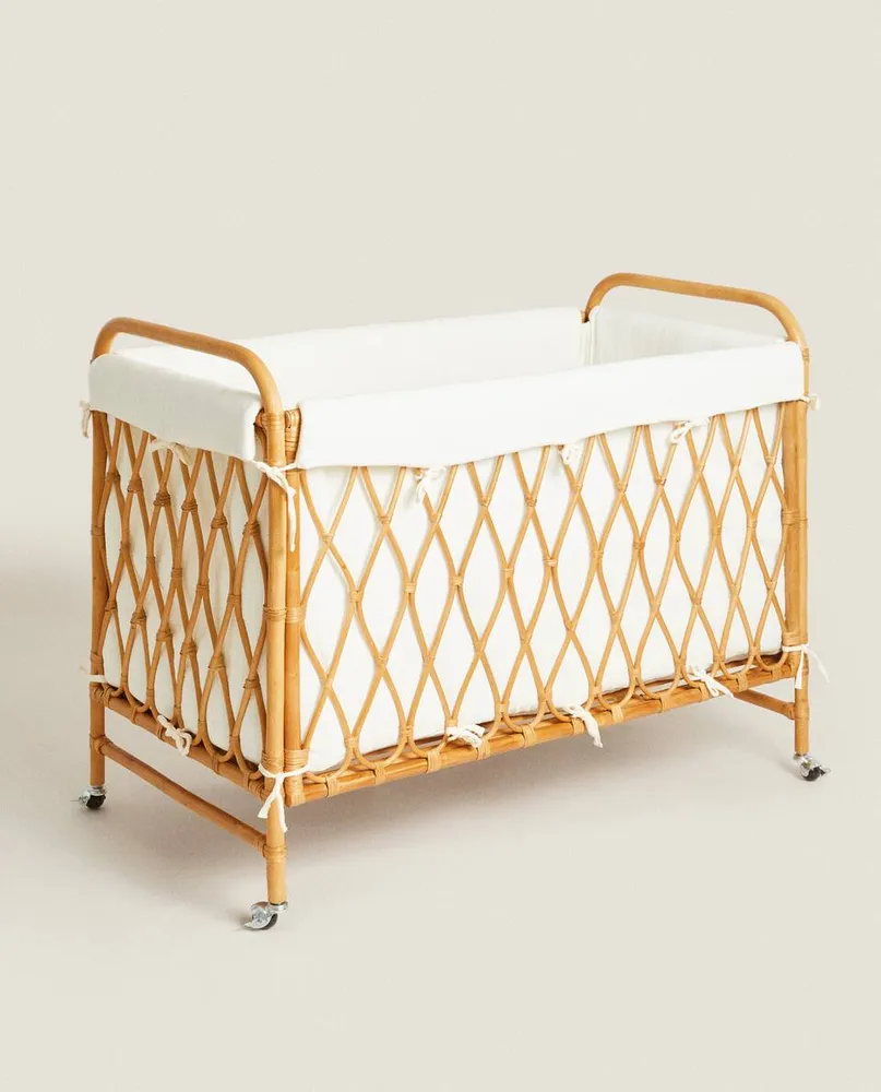 RATTAN COT