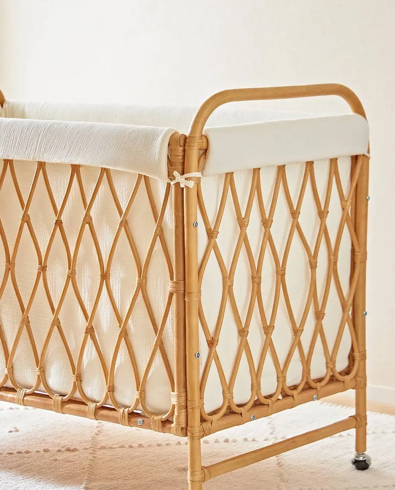 RATTAN COT