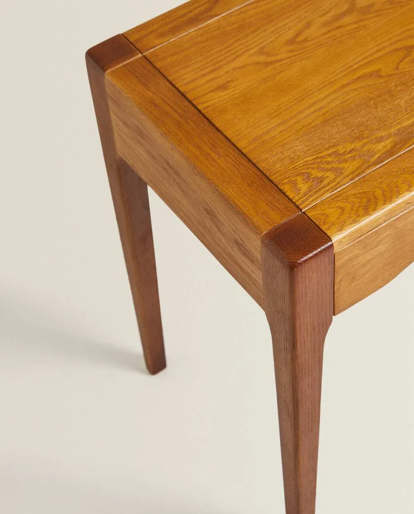 OAK BEDSIDE TABLE WITH DRAWER