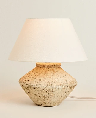 MEDIUM TABLE LAMP WITH EARTHENWARE BASE