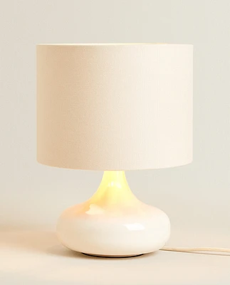 SMALL TABLE LAMP WITH CERAMIC BASE