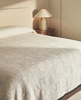 FLORAL PRINT BEDSPREAD