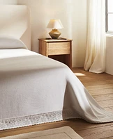 LACE TRIM BEDSPREAD