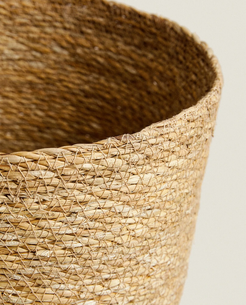 WOVEN BASKET