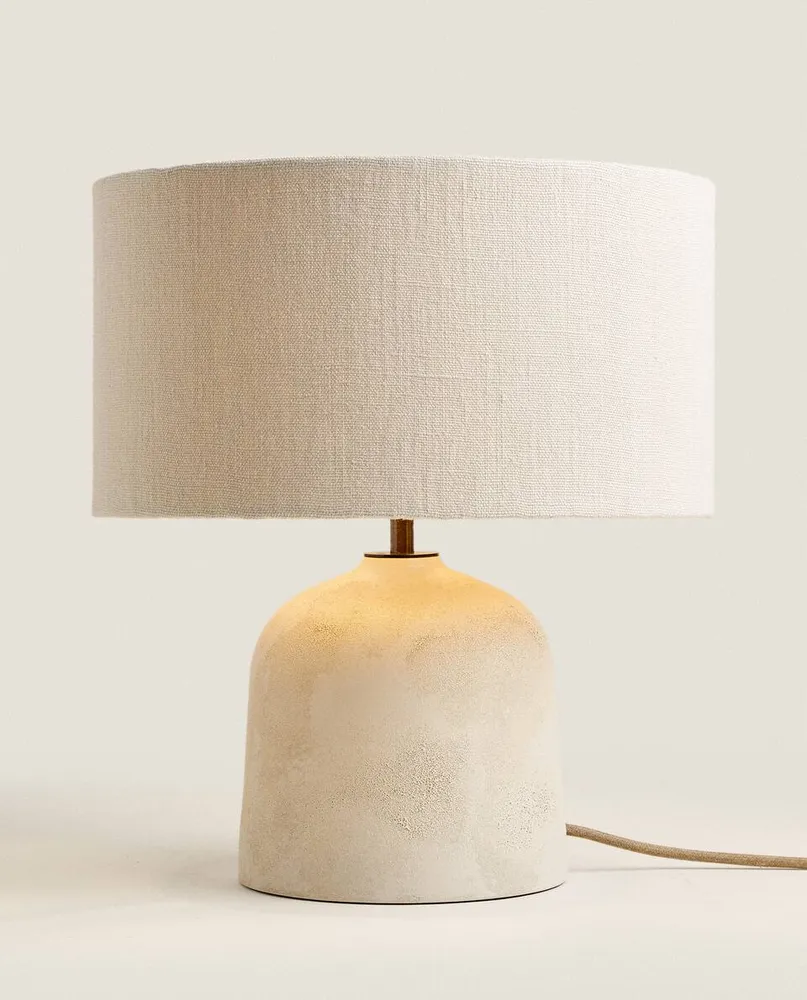 LAMP WITH CERAMIC BASE