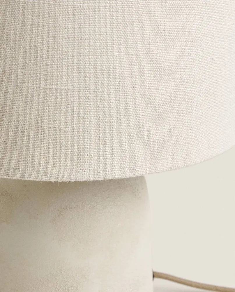 LAMP WITH CERAMIC BASE