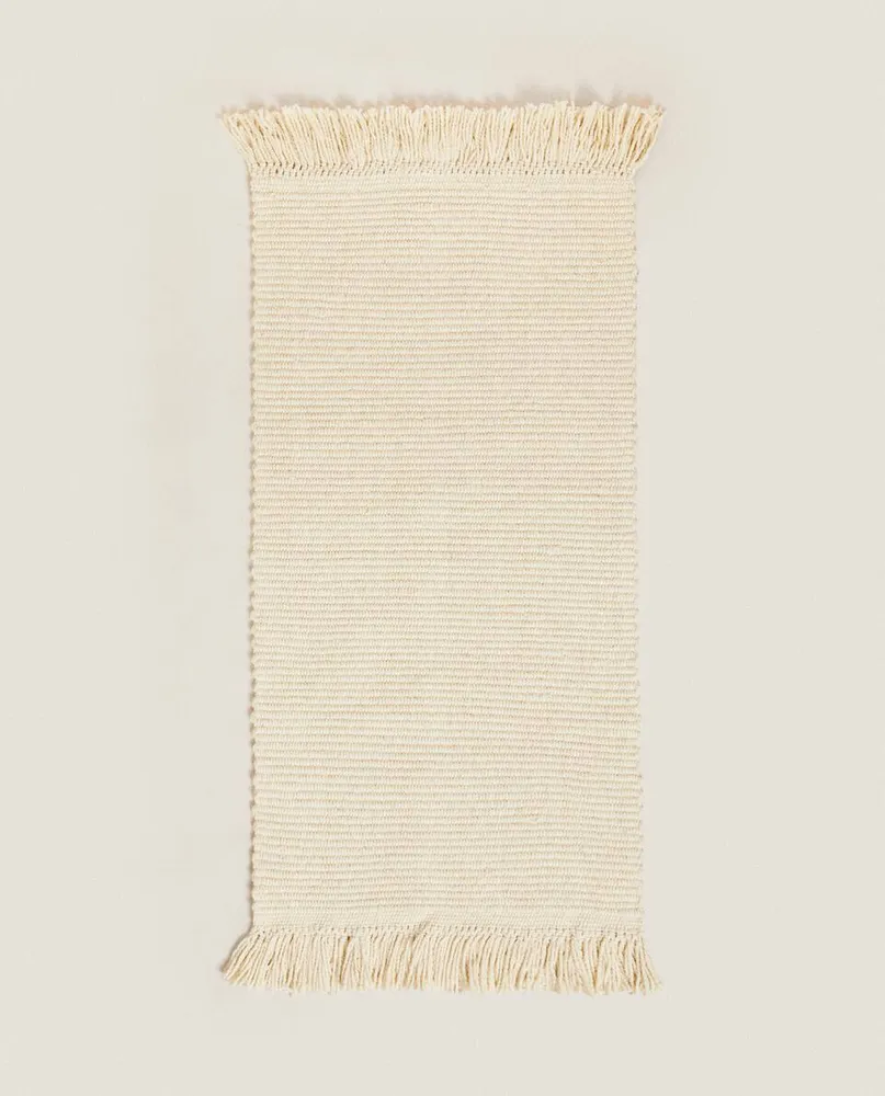 PLAIN WOOL RUG