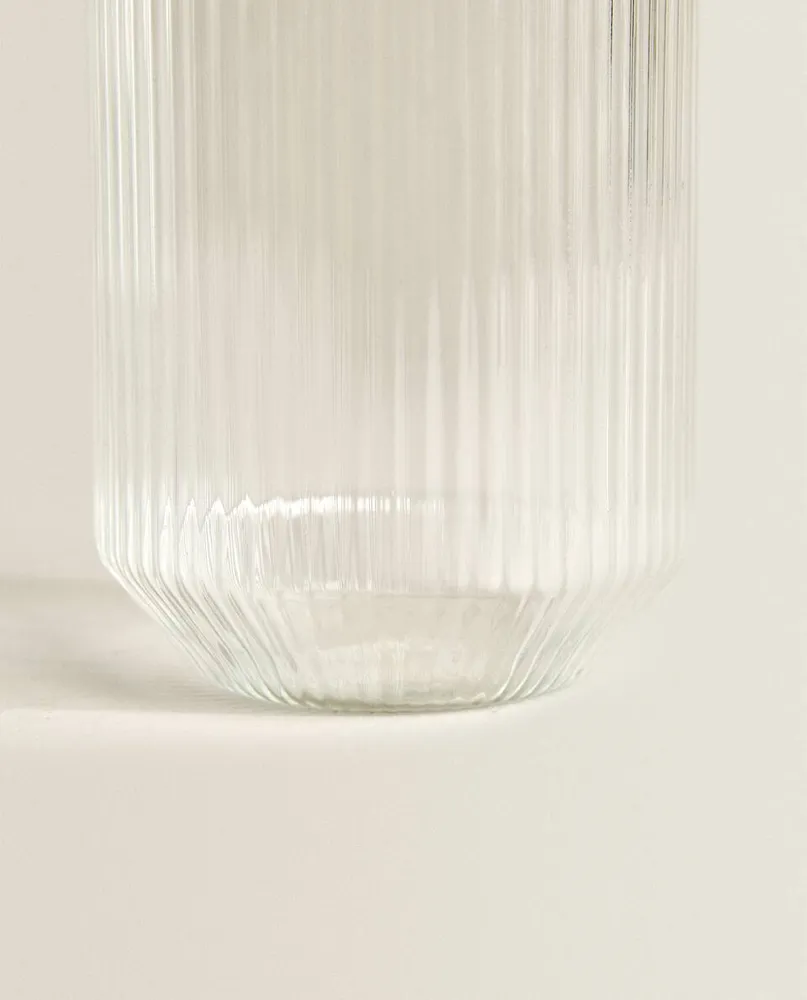 BOROSILICATE GLASS TUMBLER WITH RAISED LINES