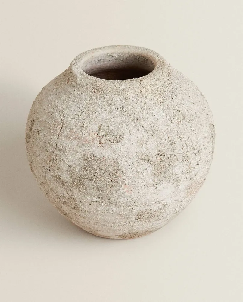 CERAMIC VASE