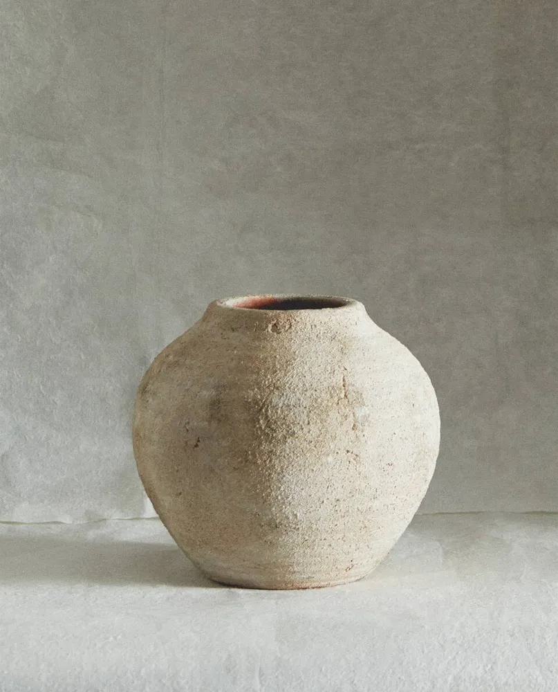 CERAMIC VASE