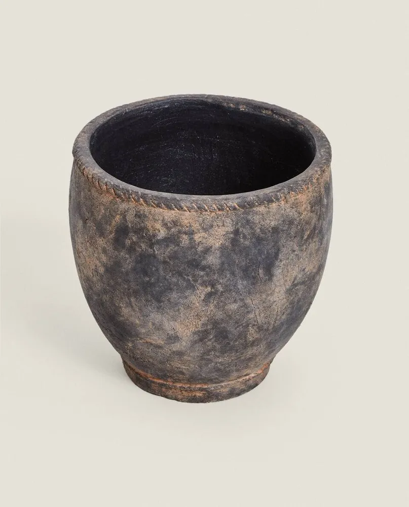 FLOWERPOT WITH ANTIQUE FINISH