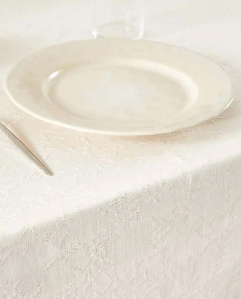 JACQUARD LEAF TABLECLOTH