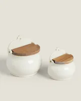 CERAMIC SALT SHAKER WITH WOODEN LID