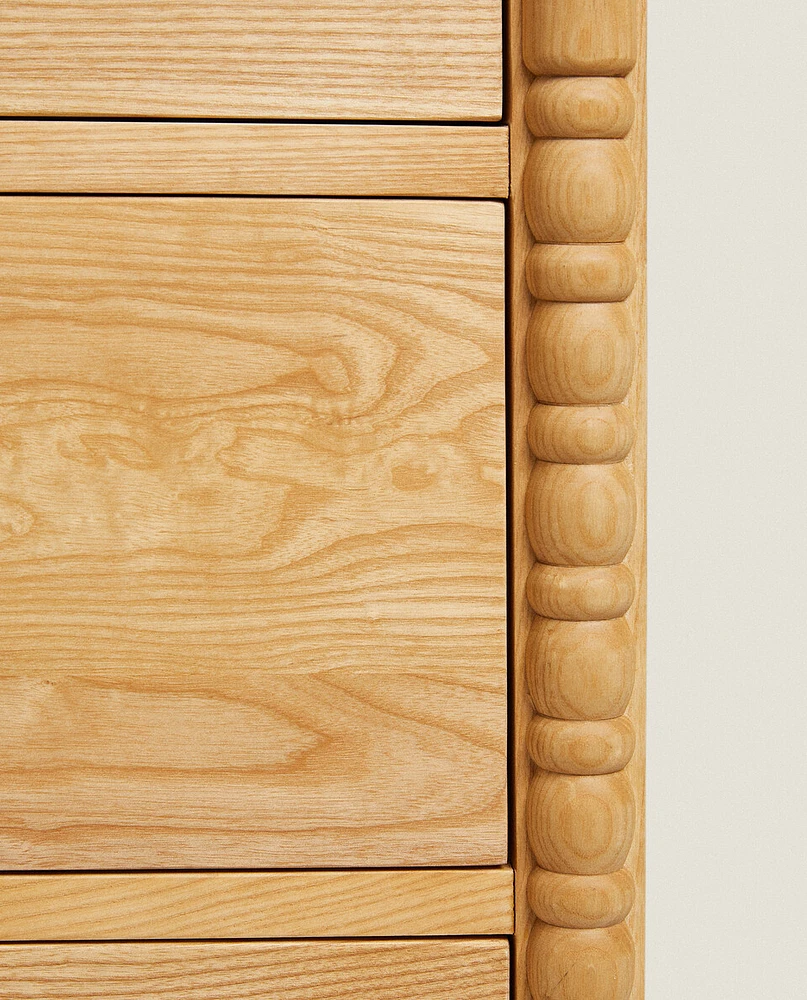 WOODEN CHEST OF DRAWERS