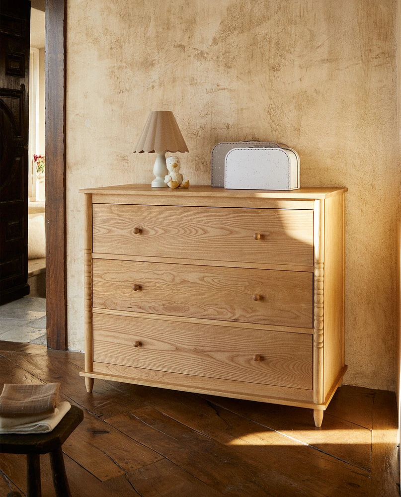 WOODEN CHEST OF DRAWERS