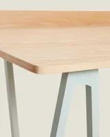 TRESTLE DESK