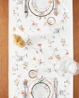 COTTON TABLE RUNNER WITH LACE TRIM