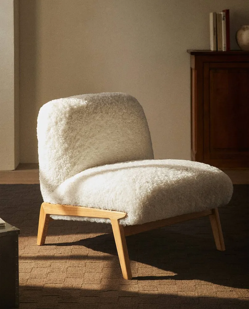 UPHOLSTERED FAUX FUR ARMCHAIR