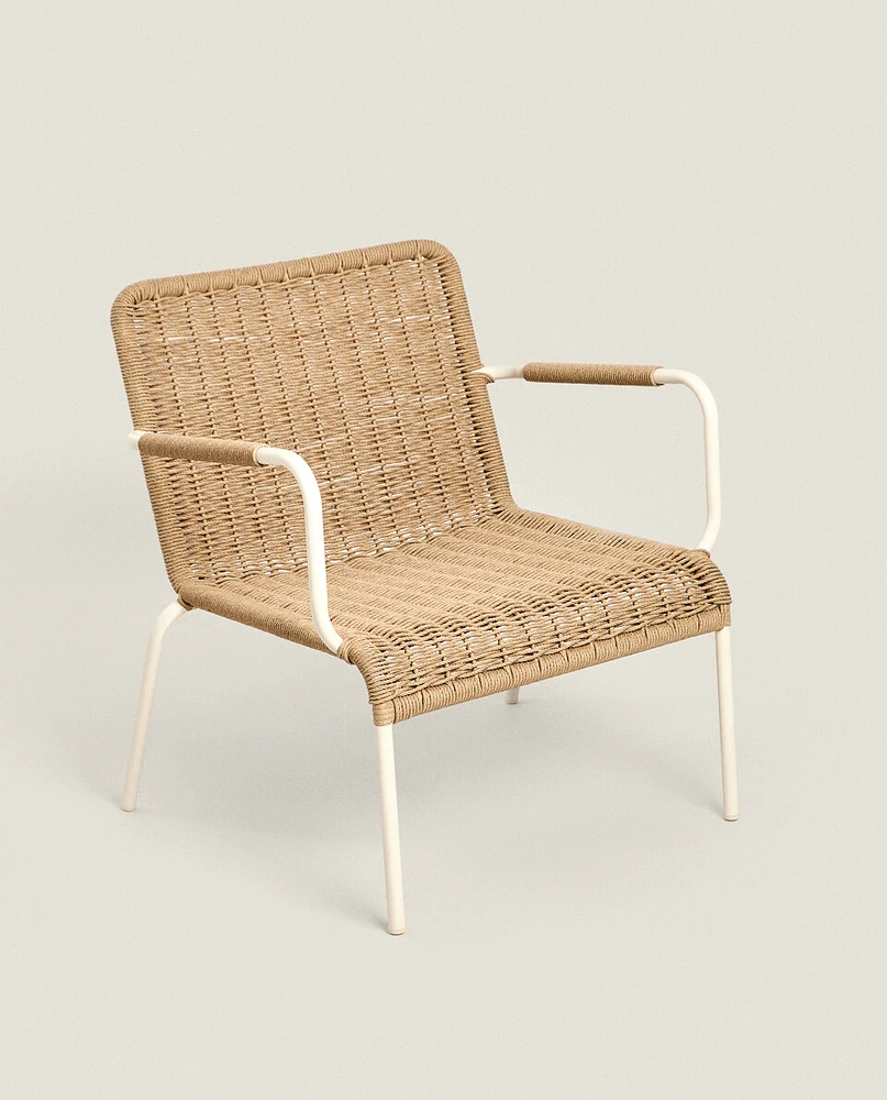 WOVEN OUTDOOR CHAIR WITH ARMRESTS