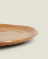 ROUND STONEWARE SERVING DISH