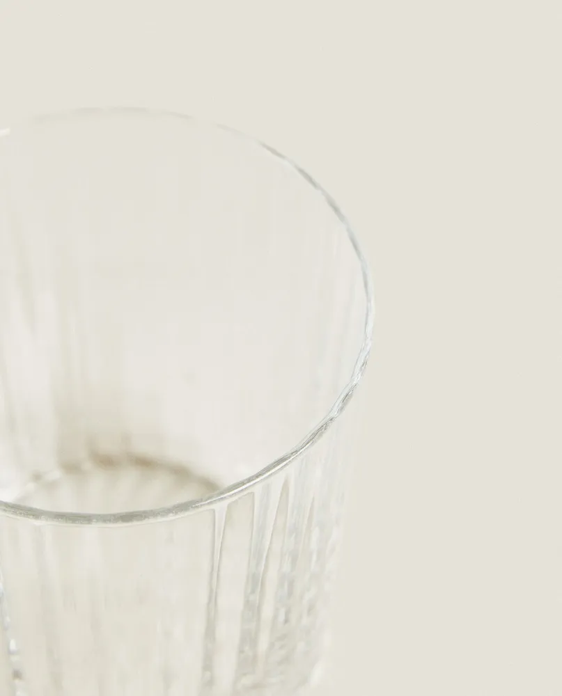 GLASS TUMBLER WITH LINE DESIGN