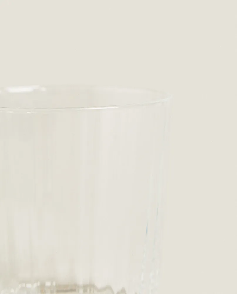 GLASS TUMBLER WITH LINE DESIGN