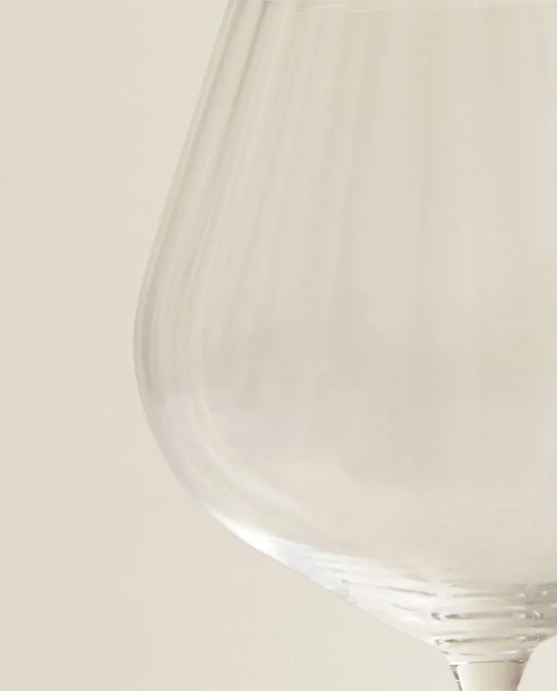 WAVY-EFFECT BOHEMIA CRYSTAL WINE GLASS