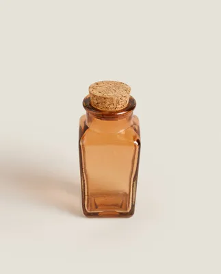 FACETED GLASS SALT SHAKER WITH CORK