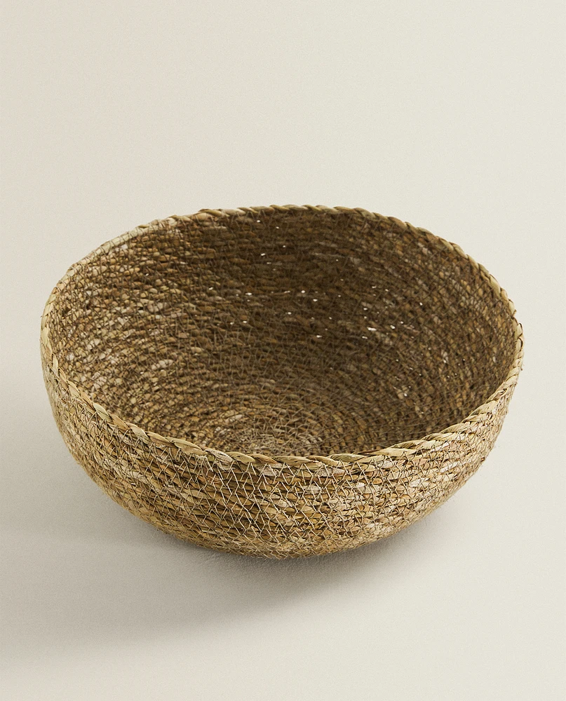 ROUND WOVEN BASKET