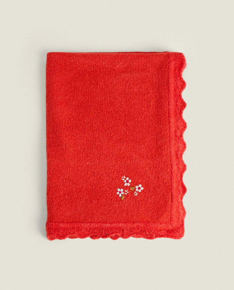 CHILDREN’S EMBROIDERED FLORAL THROW