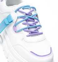 Tennis Con Detalle En Cordones