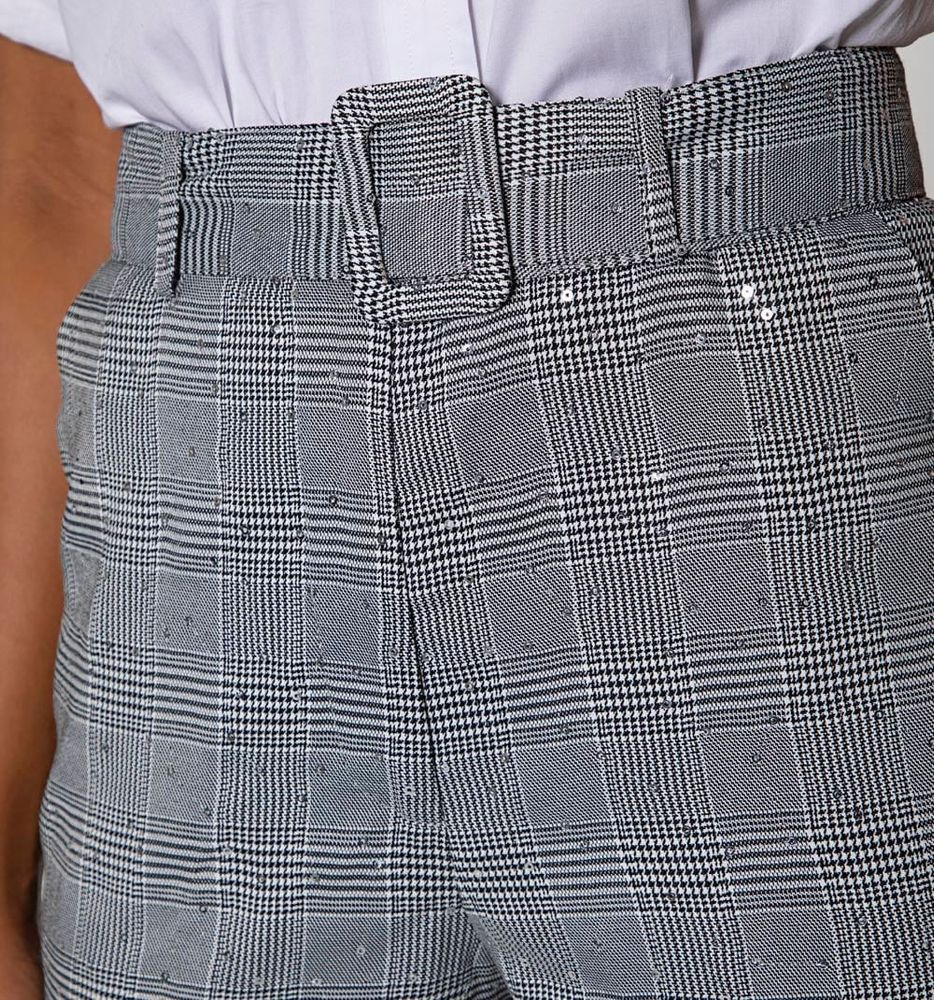 Pantalón De Cuadros Con Cinturón