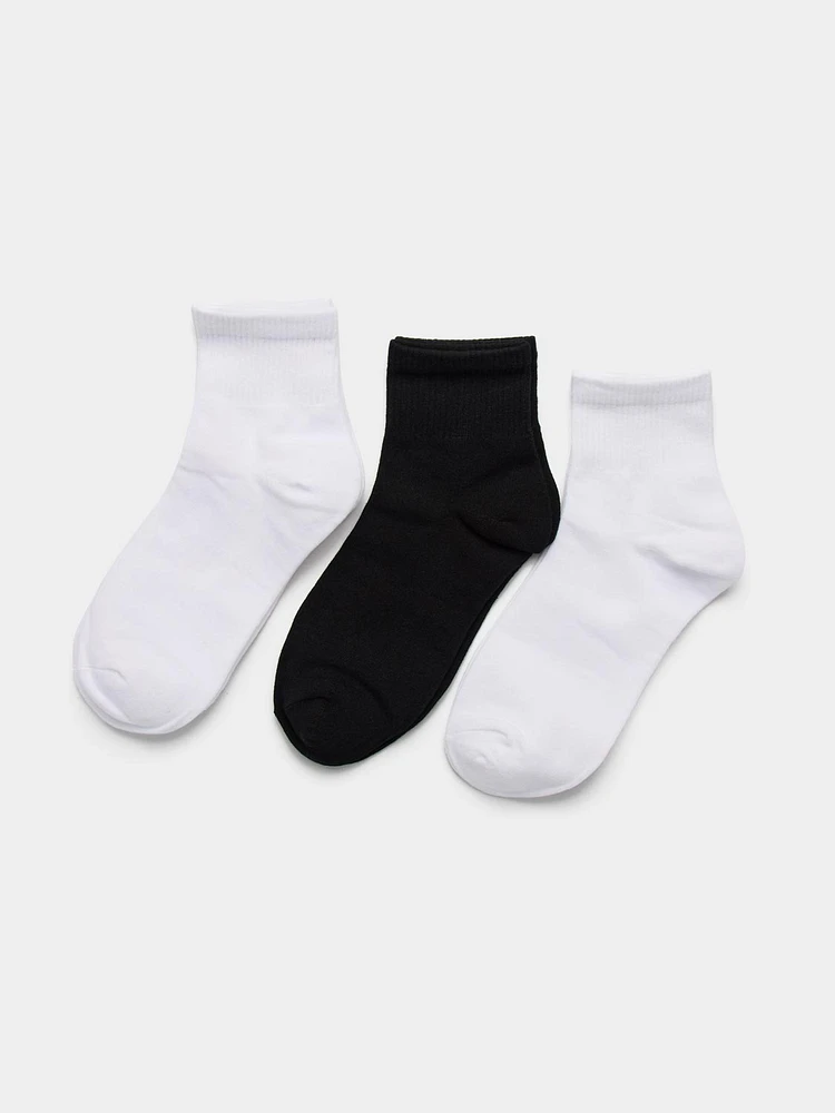 3-Pack Of Ribbed Ankle Socks