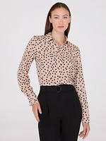 Blouse boutonnée en chiffon à pois