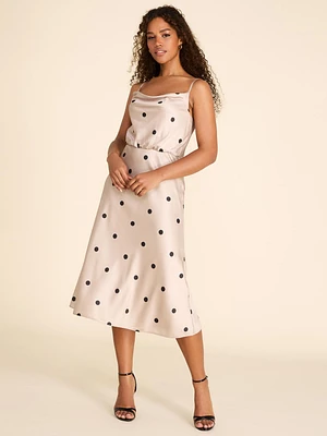 Robe midi à pois ajustée et évasée en satin