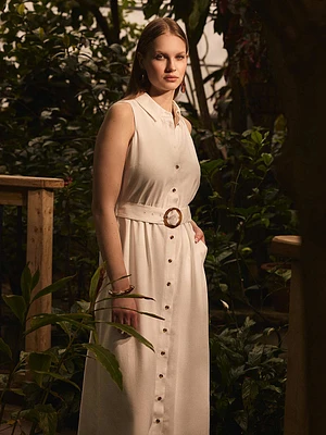 Robe chemise mi-longue en lin sans manches