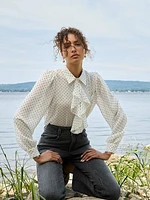 Blouse boutonnée sur le devant à volants et imprimé pois