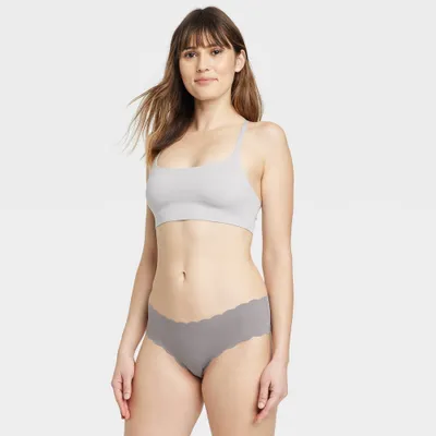 Women Inviible Edge Cheeky Underwear with Scallop Edge