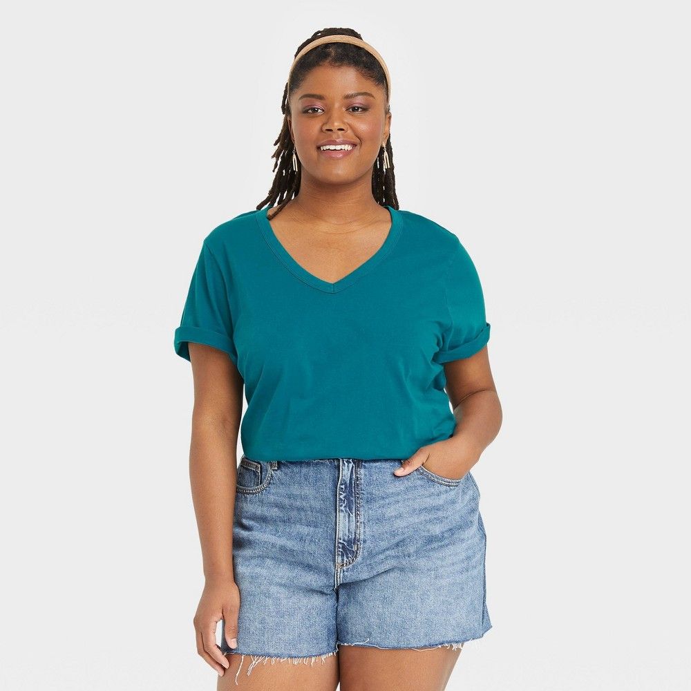 Universal Thread Womens Plus Size Short Sleeve Relaxed Fit V-Neck T-Shirt |  Connecticut Post Mall