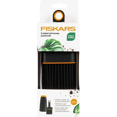 Fiskars 2pc Scoop and Brush Garden Tool Set Black