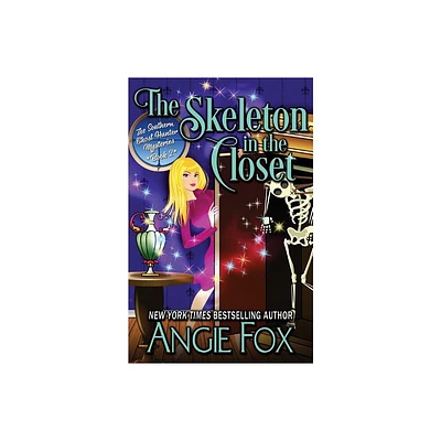 The Skeleton in the Closet - (Southern Ghost Hunter) by Angie Fox (Paperback)